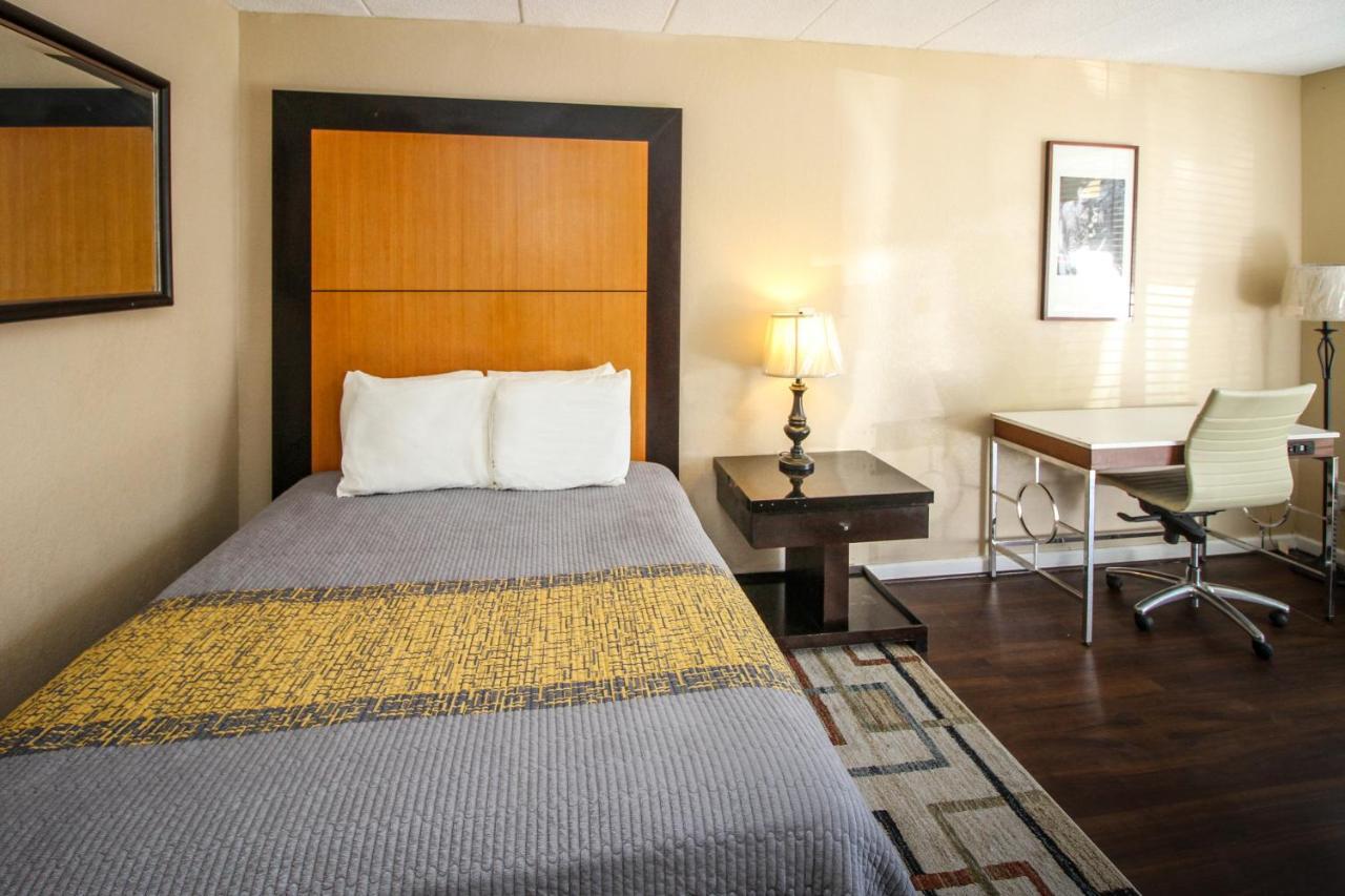 Apm Inn And Suites Winchester Buitenkant foto